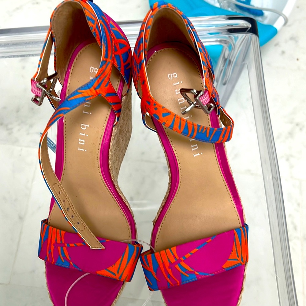 BRAND NEW PALMS DESIGN SANDALS